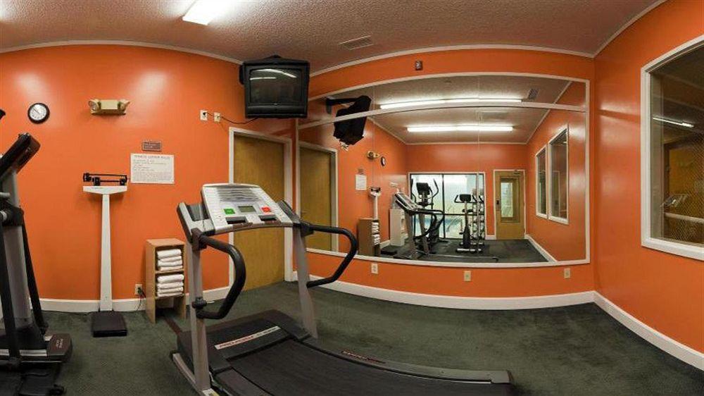 Holiday Inn Express Metropolis By Ihg Экстерьер фото